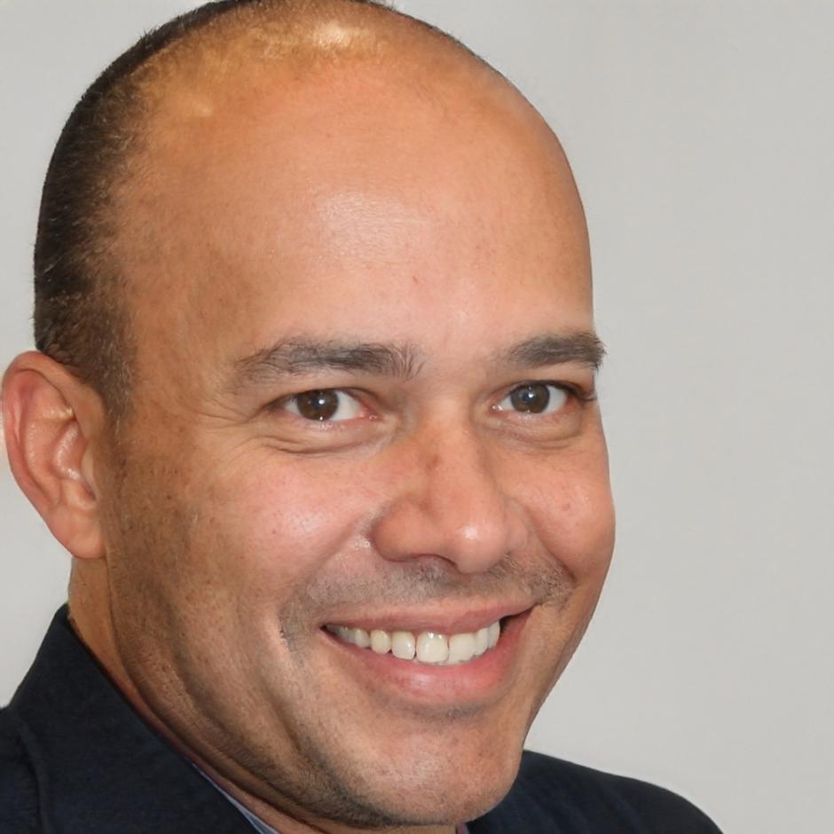 Dr. Miguel Santos - Especialista em Gestão Financeira